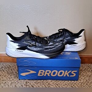 Brooks Launch 11 DNA Flash Foam Black & White Men's Running Shoes Size 9.5 M